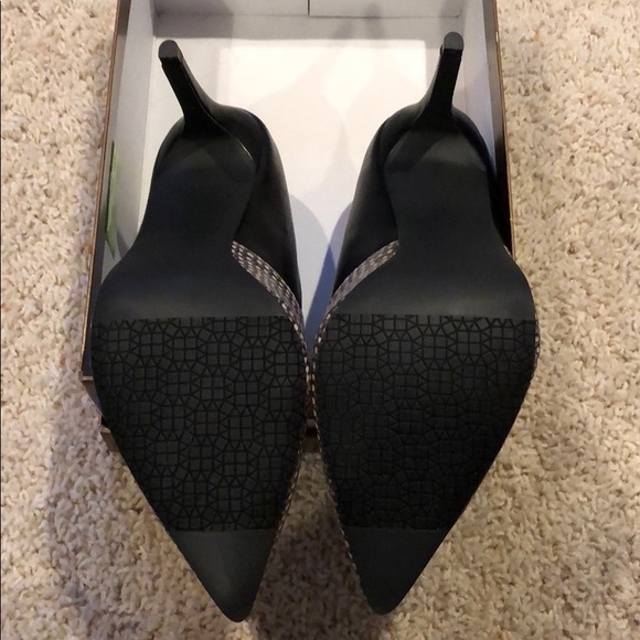 NWB Audrey Brooke Black/Snake Skin Heels - Picture 3 of 6